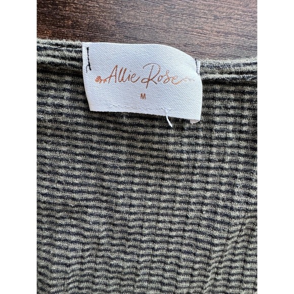 Allie Rose Stripped Long Sleeve Top Size Medium Green/ Black Stretch EUC - Picture 4 of 6